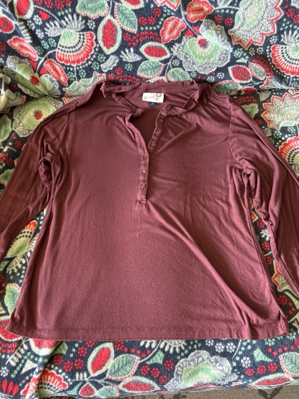Universal Thread Burgundy Long-Sleeve Henley Top